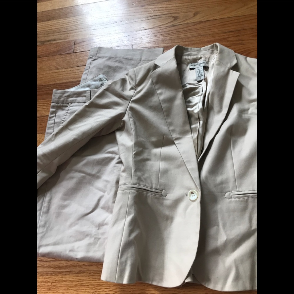 Banana republic tan summer suit